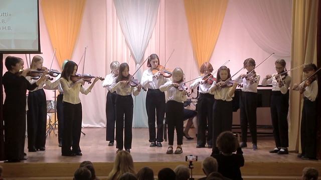 Michael VcLean, "Little Fandango", исп. Анс. скр. "Tutty", рук. Ушакова М.В., конц. Бабинцева Н.В. смотреть онлайн