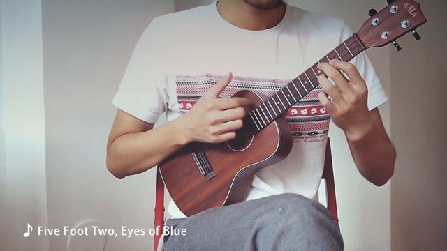 "Five Foot Two, Eyes of Blue" Ukulele Playing смотреть онлайн