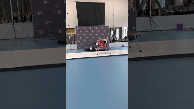 Дюймовочка . Дементьева Арина , гимнастка 3года .