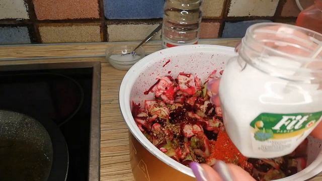 МАЛЕНЬКИЙ КАЧАН КАПУСТЫ И ДВЕ СВЕКЛЫ. Самый простой, и СЛИШКОМ ВКУСНЫЙ САЛАТ ПО - Корейски. смотреть онлайн
