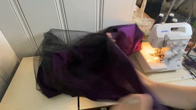 Witchy Corsets & Petticoats: 18th Century Hocus Pocus Cosplay смотреть онлайн