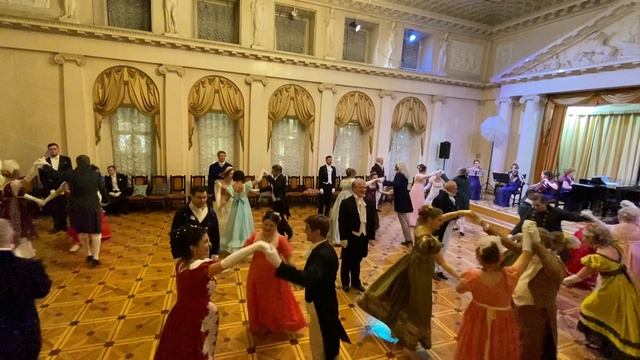 Контрданс "Вдруг выскочила ласка", Ансамбль А.Нероновой, бал 30.10.2022, Сообщество Assemblés смотреть онлайн