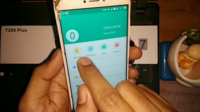 Wake screen gesture feature in T200 plus | How to enable automatic screen on feature in Smartwatch смотреть онлайн
