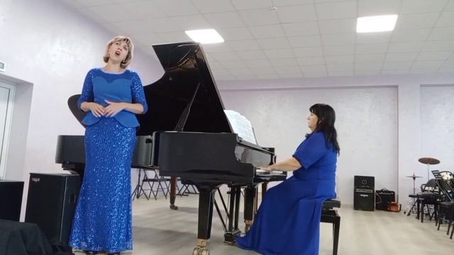 ,,Твои следы,,Муз.А.Бабаджанян.Сл.Е.Евтушенко смотреть онлайн