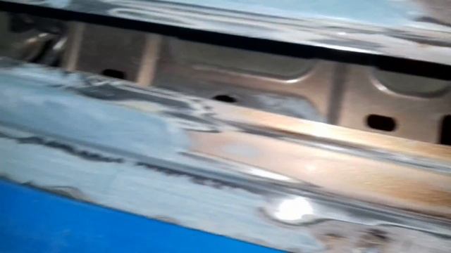 Škoda Yeti рихтовка крышки багажника.Вклейка стекла двери багажника.Кузовной ремонт. смотреть онлайн