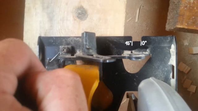 Краткий обзор ручной циркулярной пилы DeWalt DW366 смотреть онлайн