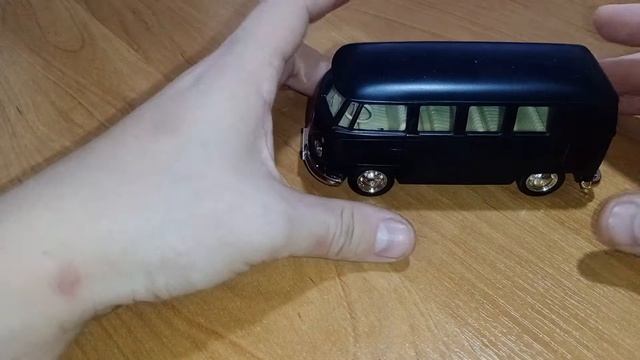 Volkswagen T1 Transporter. Обзор игрушечной модели.mp4 смотреть онлайн