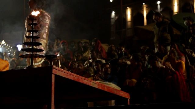 ПУДЖА АРТИ БЕНАРЕС. САМОЕ СВЯЩЕННОЕ ДЕЙСТВИЕ В ИНДИИ, НА БЕРЕГАХ СВЯЩЕННОЙ ГАНГИ.НИЖНЯЯ ПУДЖА АССИ. смотреть онлайн