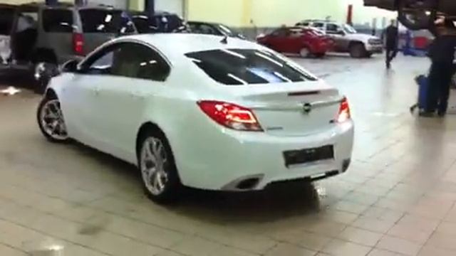 Opel Insignia OPC смотреть онлайн