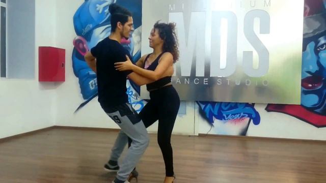 Felipe Garcia and Erica Tintel. Zouk demo (Preta) смотреть онлайн
