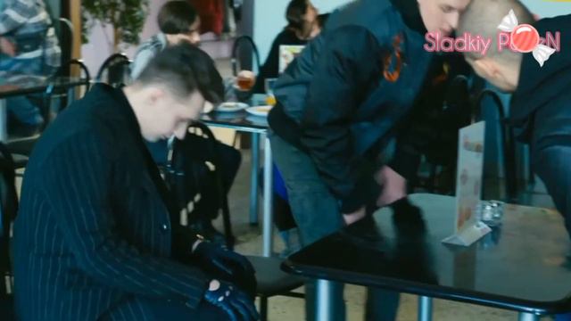 Смазливый объяснил бандитам кто здесь главный смотреть онлайн