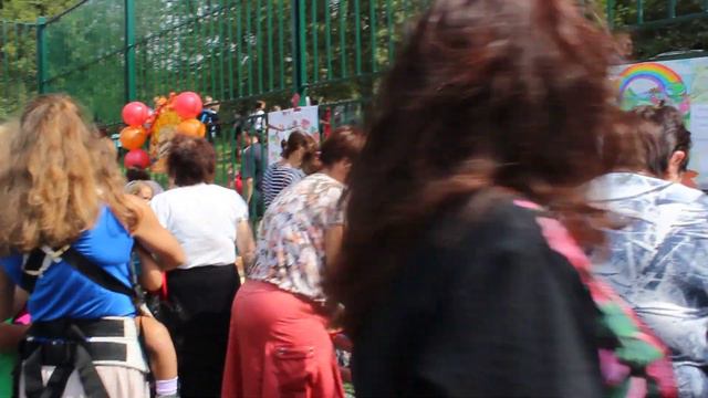 Ярмарка. Поселок Научный смотреть онлайн