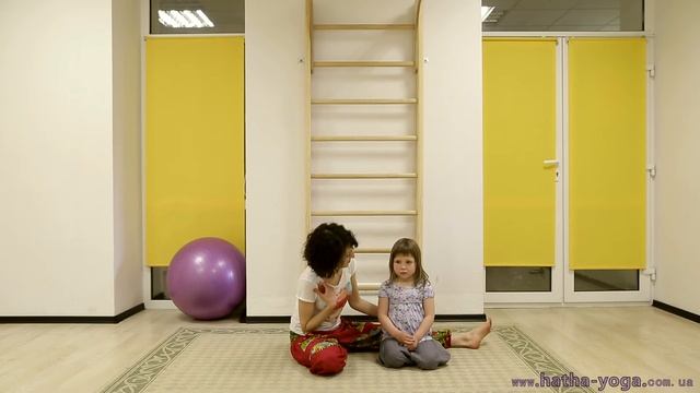 Йога для детей: легкий массаж для ребенка. Тайский массаж детям. Yogalife