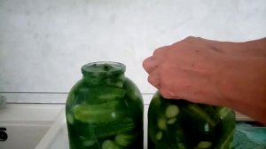 ?Солим ОГУРЦЫ в банках  НА ЗИМУ.   Холодная вода, аспирин, пластсмассовая крышка