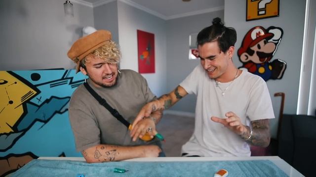 Super Glue Gloves 2 (SPOOKY EDITION) смотреть онлайн