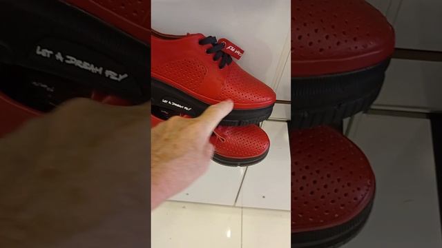 магазин сумок. и ещё что-то поставили смотреть онлайн