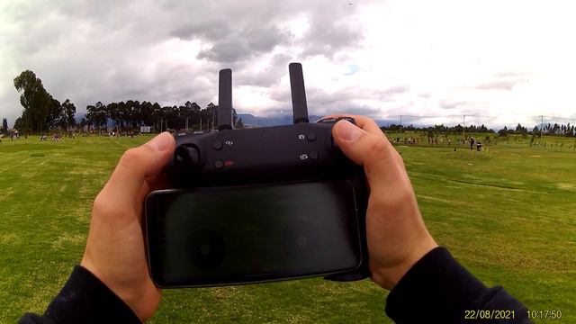 Dron SG700 o DM107S volando en Zona Franca смотреть онлайн
