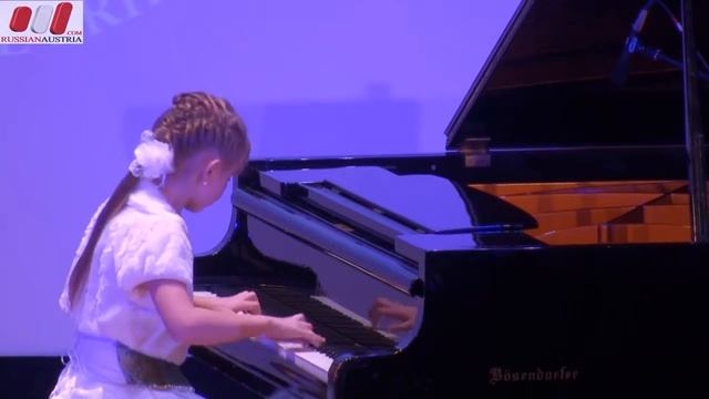 Waltz in the style of Chopin (Piano). Ksenia Nekipelova. Children's Music School. Vologda. Russia смотреть онлайн