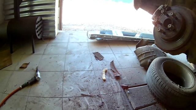 Ford Fokus или Форд Фокус-2. Замена порогов, реставрация арок. Часть первая. Удаление коррозии. смотреть онлайн