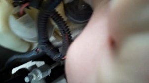 Снятие и замена бачка омывателя  Лада Калина