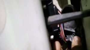 Opel Astra H. Не работают электростеклоподъемники. Заблокировалась дверь.