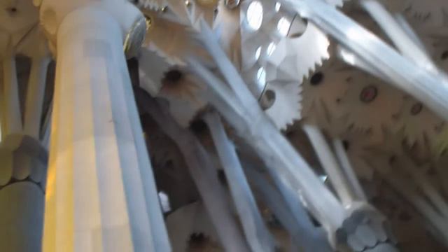 Basilica de la Sagrada Familia - Barcelona смотреть онлайн