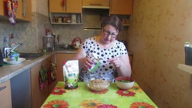 Салат "Вкуснятина" с курицей, фасолью и кинзой. Невозможно оторваться! смотреть онлайн