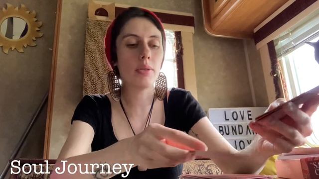 UNBOXING THE SACRED CYCLES ORACLE: First Impressions! смотреть онлайн