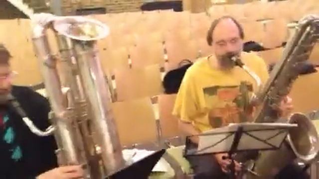 Steffen Schorn & Scott Robinson - Tubax & Bass Sax смотреть онлайн