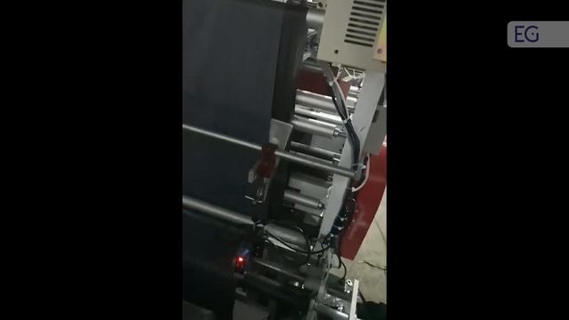 Станок для производства курьерских пакетов, модель SF смотреть онлайн