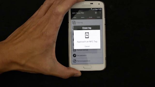 Erasing An NFC Tag Memory смотреть онлайн