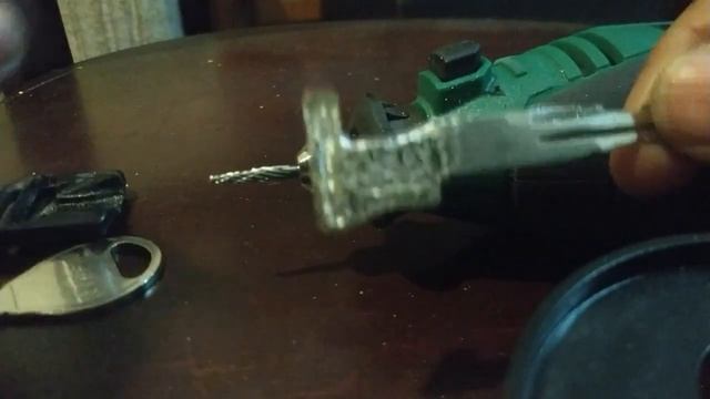 Cambia la llave desgastada de nissan tiida por otra llave cortada cambiando el chip. смотреть онлайн