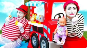 Весёлые игры одевалки - Кукла БЕБИ БОН и Мим! Слишком много Вкусняшек! - Прикольные видео Baby Born