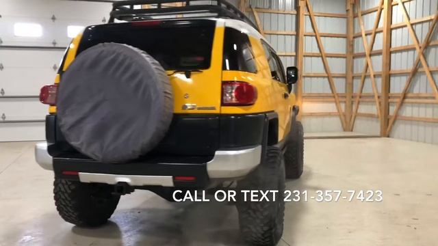 2007 Toyota FJ Cruiser with a rough country lift смотреть онлайн