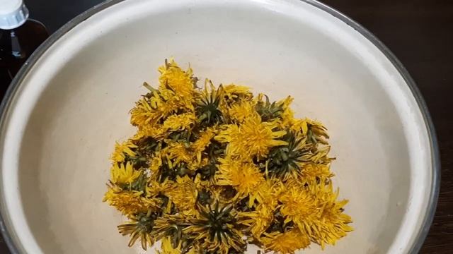 МАСЛО ИЗ ОДУВАНЧИКОВ ДЛЯ СУСТАВОВ И ЛЕЧЕНИЯ ПЕЧЕНИ. смотреть онлайн