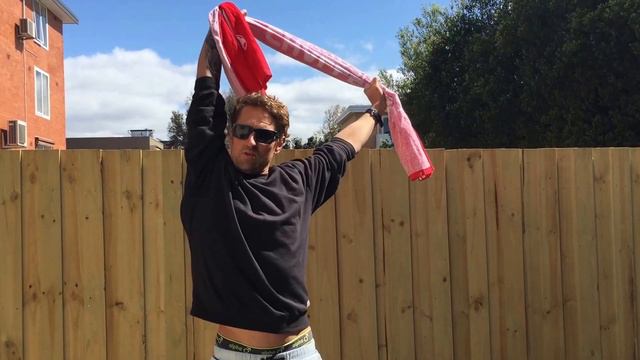 Swimming stretches - Improving shoulder mobility using a towel смотреть онлайн