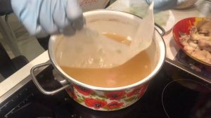 Как снять лишний жир с отвара для холодца