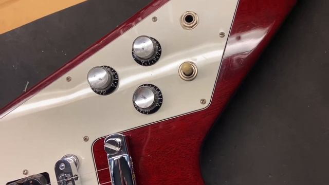 2006 Gibson Flying V ’67 Reissue Cherry смотреть онлайн