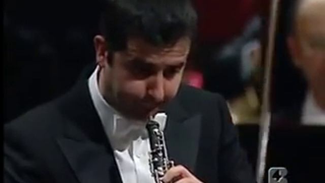 Francesco Di Rosa performs Strauss at La Scala Theatre in Milan 1° movement смотреть онлайн
