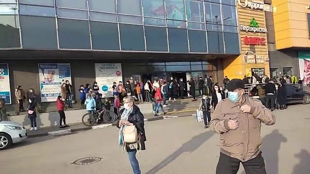 Пожарные у Торгового Квартала в Домодедово. смотреть онлайн