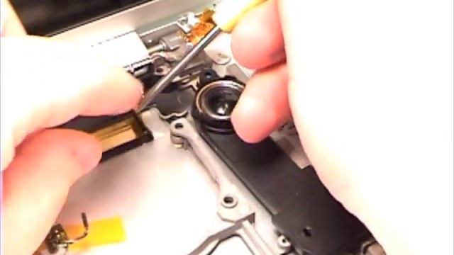 Macbook Pro 15" Repair - Speaker Removal смотреть онлайн
