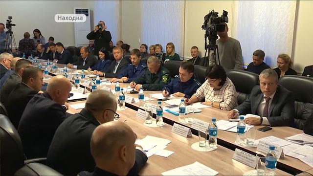 Наболевшие вопросы решал Олег Кожемяко в Находке смотреть онлайн