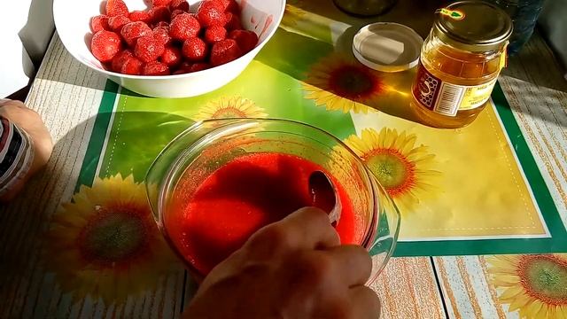 Сырое клубничное варенье с медом на зиму смотреть онлайн