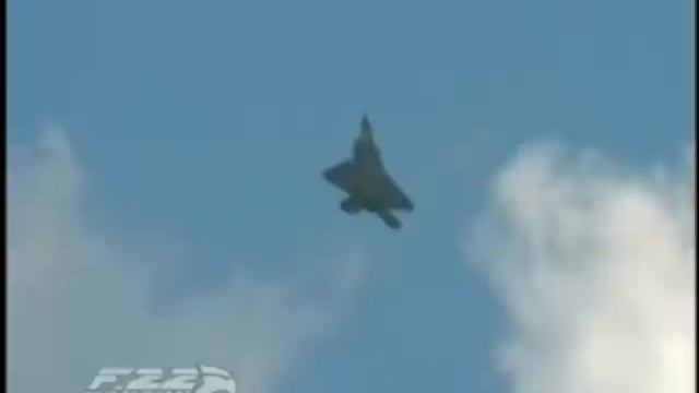 Su-47 vs F-22 Raptor смотреть онлайн
