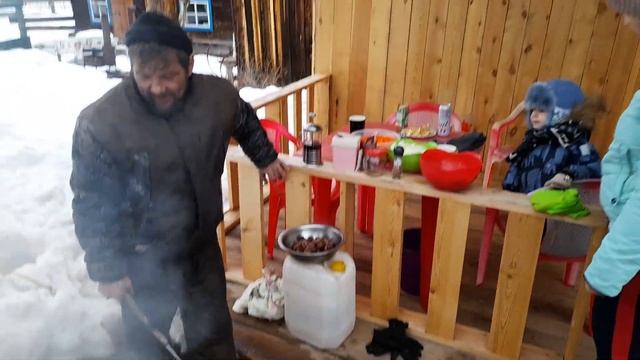 ВЕСНА. Воскресный вечер. Приготовление плова смотреть онлайн