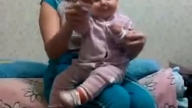 малышка зажигает смотреть онлайн