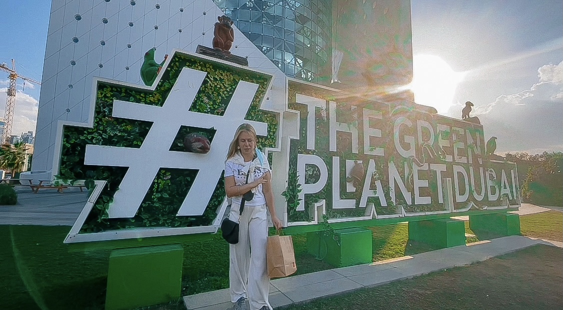 САМЫЙ БОЛЬШОЙ КОНТАКТНЫЙ ЗООПАРК В ДУБАЙ? смотреть онлайн