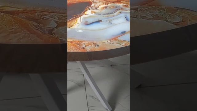 Дизайнерский стол "Кварц" круглый. Обзор кухонного стола компании Akrolux. смотреть онлайн