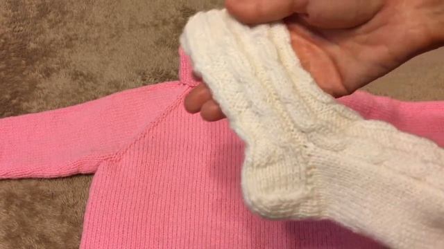 Обзор готовых связанных изделий. Свитер и носочки для девочки 4 года. смотреть онлайн