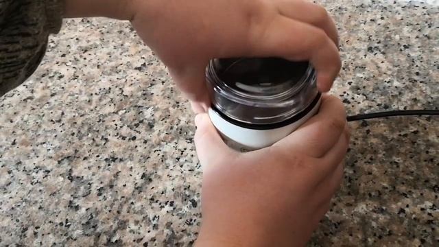 Bim'e Gelen Kahve Öğütücüsü (Kiwi Marka Kahve ve Baharat Öğütücüsü) смотреть онлайн